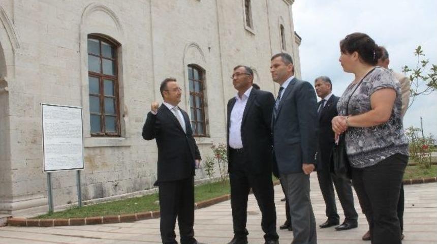 Vali &Ccedil;ift&ccedil;i, Taşbaşı Mahallesinde İncelemelerde Bulundu