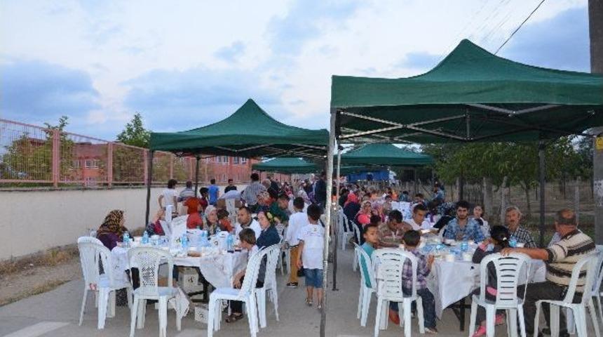 D&uuml;zce Belediyesi Mahalle İftarları Komşuluğu Pekiştiriyor