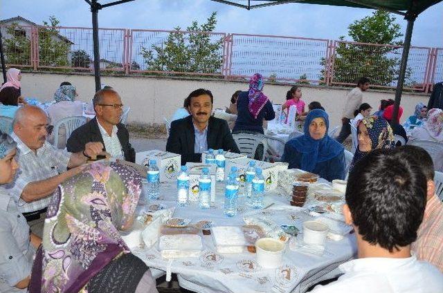 D&uuml;zce Belediyesi Mahalle İftarları Komşuluğu Pekiştiriyor 2