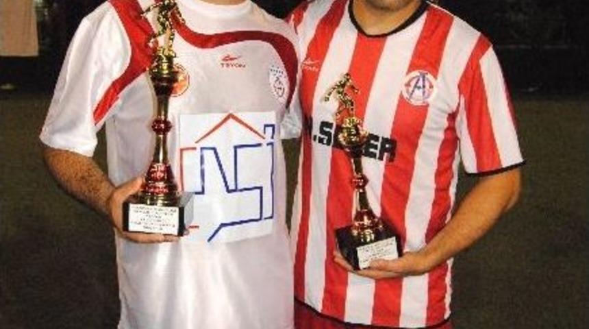 &Ouml;demiş'te Kaymakamlık Kupası Altınova Gen&ccedil;likspor'un Oldu