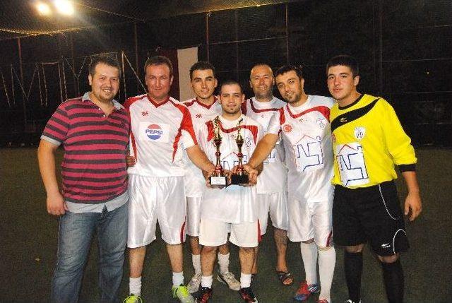 Ödemiş te Kaymakamlık Kupası Altınova Gençlikspor un Oldu 1