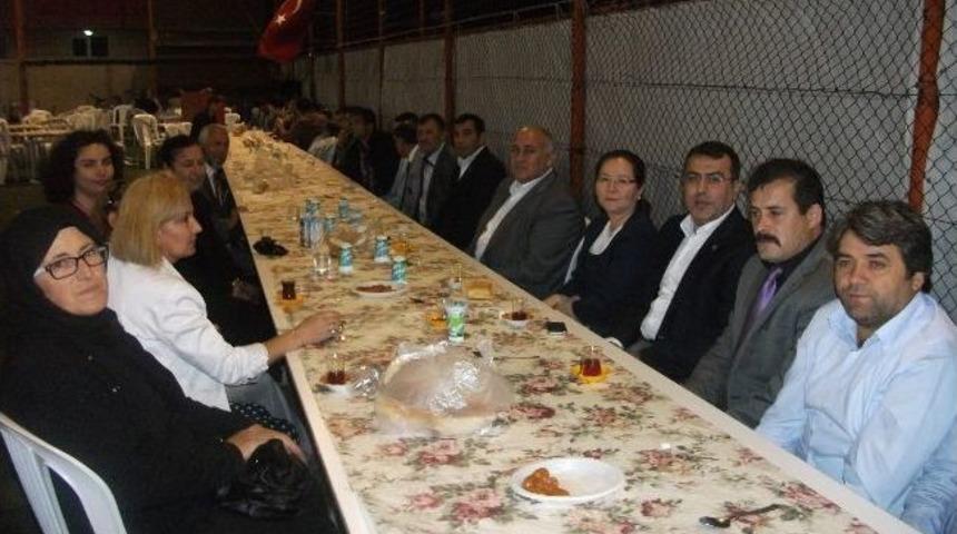 &Ccedil;ifteler&rsquo;de Mhp&rsquo;den İftar Yemeği