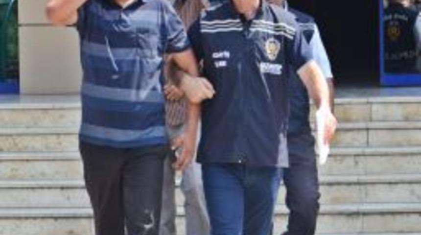 'Bu Paralardan Hangisi B&uuml;y&uuml;k' Diyerek Galericiyi Dolandırdılar