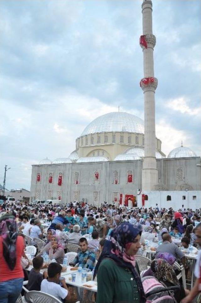 &Ccedil;ukurova nın İkinci B&uuml;y&uuml;k Camisi İbadete A&ccedil;ıldı 2