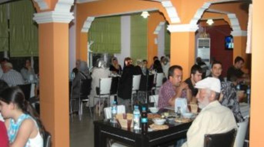 T&uuml;rkoğlu&rsquo;nda Gazi Ve Şehit Şehit Ailelerine İftar