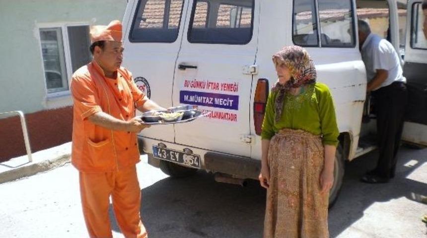 Gediz'de 483 Aileye 150'şer Lira Nakdi Gıda Yardımı Yapıldı