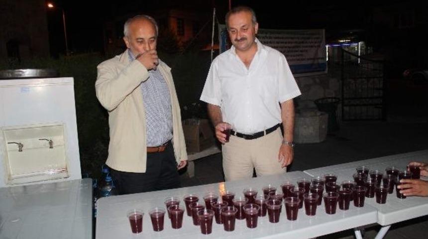 Beyşehir&rsquo;de Teravih Namazı Sonrası Osmanlı Şerbeti İkramı