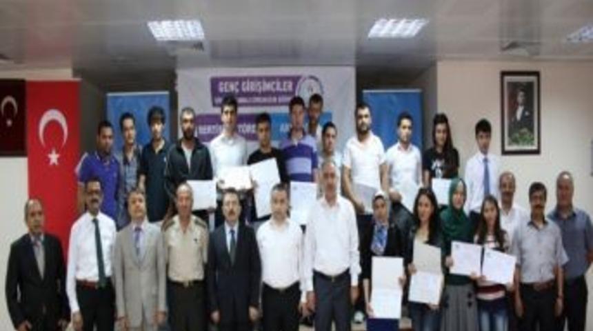 Aksaray'da Girişimci Adayları Sertifikalarını Aldı
