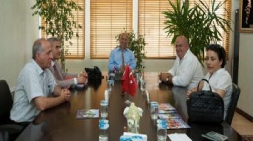 Başkan &Ouml;z&rsquo;e Kartal Kilisesi Vakfı&rsquo;ndan Ziyaret