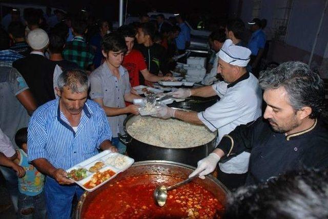 Melikgazi Belediyesinden Bin Kişilik İftar Sofrası