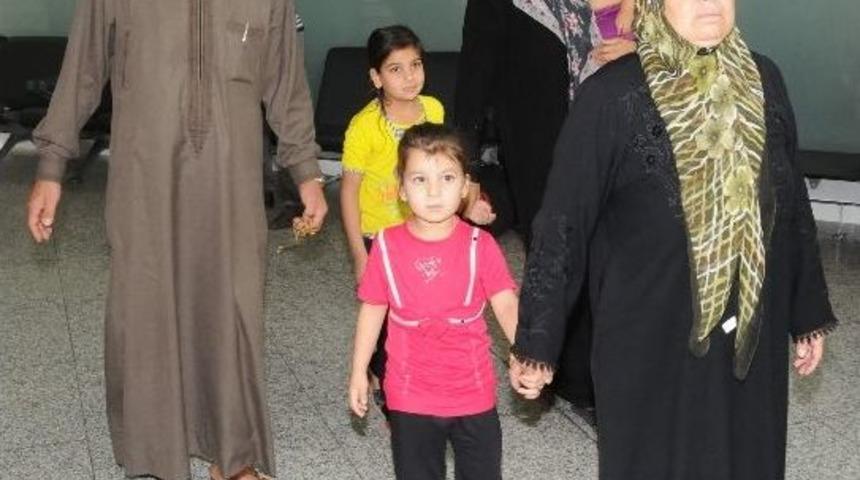 Suriyeli Aile Havalimanında Mahsur Kaldı