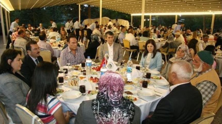 Aksaray'da Şehit Aileleri Ve Gaziler İftarda Buluştu