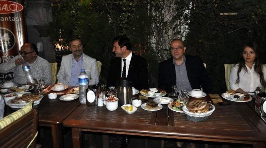 Ak Parti&rsquo;den Basına İftar