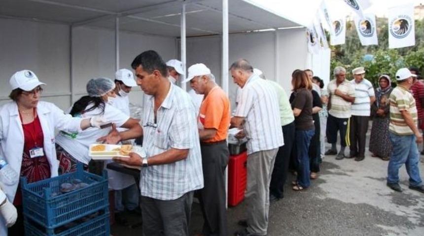 Kartal Halkı 13 Ayrı Noktada Aynı Sofrayı Paylaşıyor