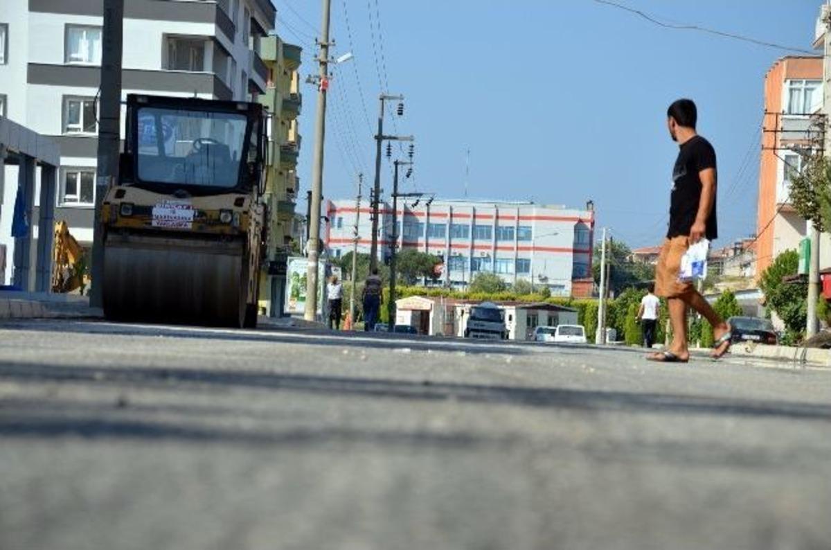 Aliağa Atat&uuml;rk Caddesinde Sıkıntı Bitti, Asfaltlama Başladı,