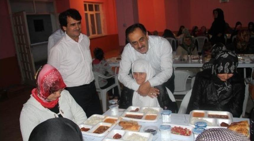 Akyazı Belediyesi Halk İftarları Devam Ediyor