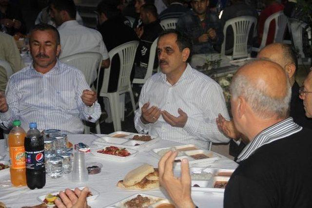 Akyazı Belediyesi Halk İftarları Devam Ediyor