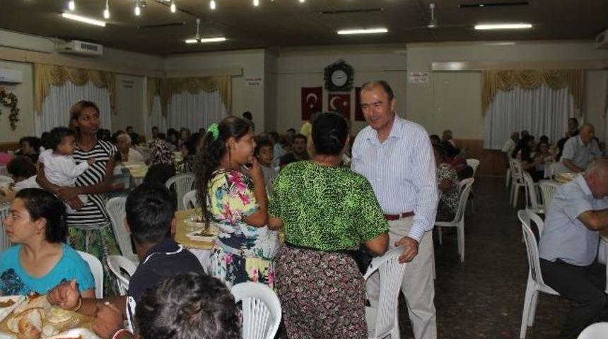 Urla Belediye Başkanı İftar Yemeği Verdi