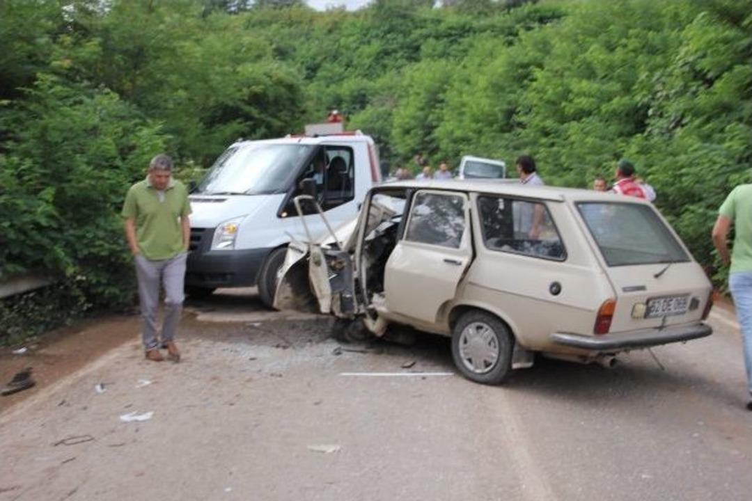 Ordu&rsquo;da Ambulans İle Otomobil &Ccedil;arpıştı: 8 Yaralı