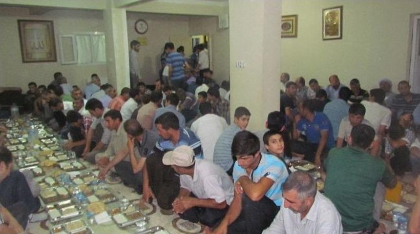 Siverek İkra-der&rsquo;den İftar Yemeği