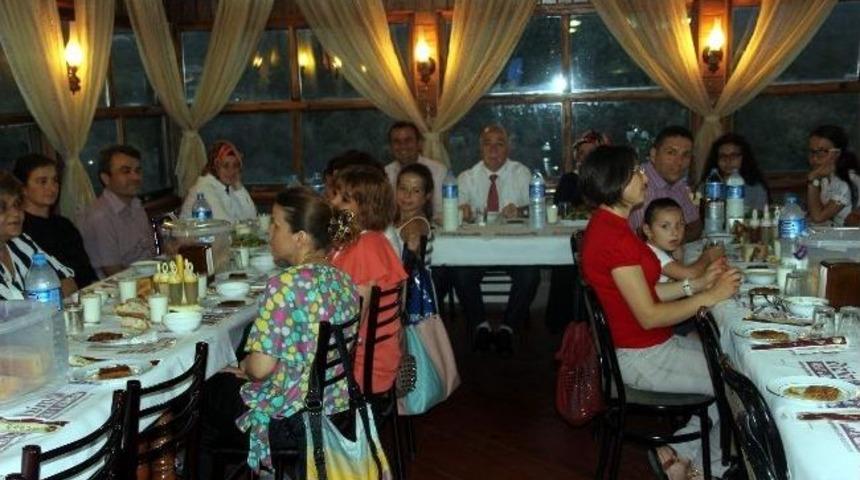 Bartın Merkez Ptt &Ccedil;alışanları İftarda Buluştu