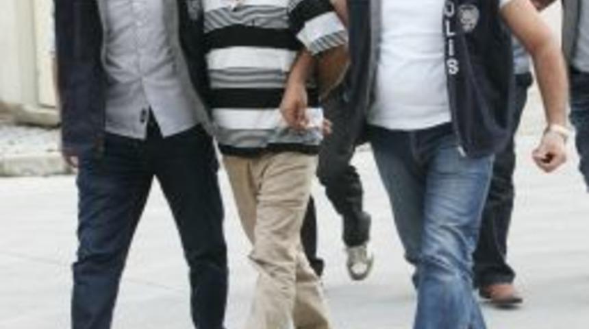 Kayıp Gencin &Ouml;ld&uuml;r&uuml;ld&uuml;kten Sonra Yakılıp Nehre Atıldığı Iddiası