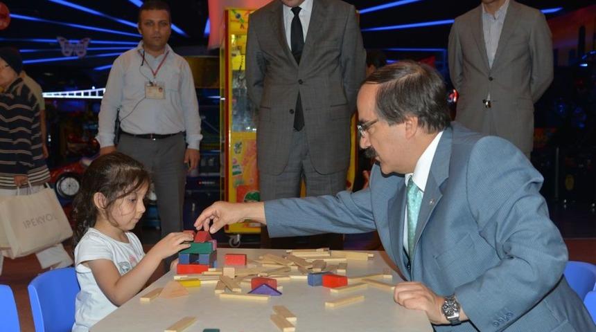 Vali Coş, Optimum Esnafını Ziyaret Etti.