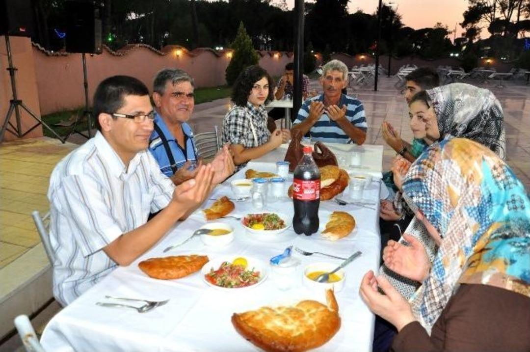 Başkan Alıcık, Personeliyle İftarda Bir Araya Geldi