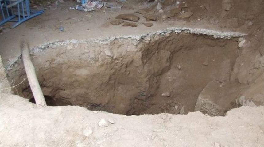 Ka&ccedil;ak Kazı Yapanlar Su&ccedil;&uuml;st&uuml; Yakalandı