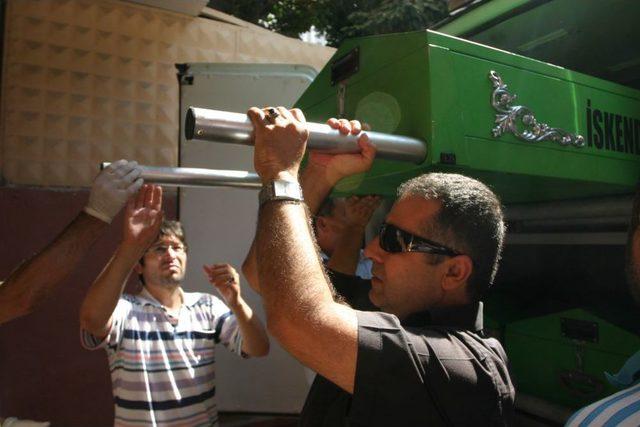 &Ccedil;&ouml;kek Yaylasında &Ouml;lenlerin Cenazeleri Adana ya Getirildi 2