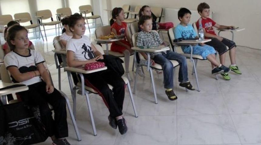 Oyunlarla İngilizce &Ouml;ğreniyorlar