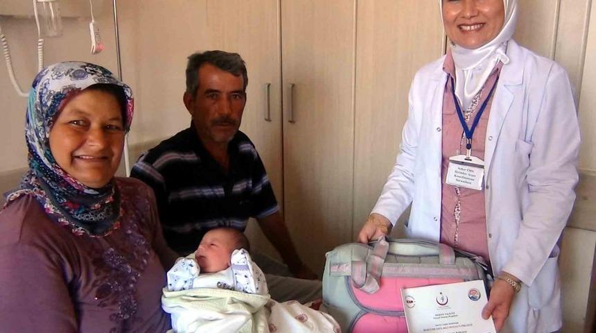 'Bebeğim Sağlıklı Doğsun Projesi' Ile Anneler Hastanede Doğum Yapacak