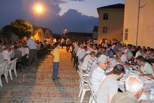 Nebioğlu Belediyesi İftar Yemeği Düzenledi 1