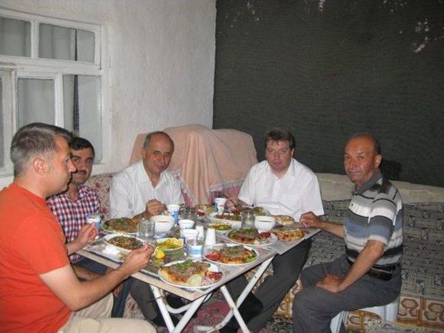 Kaymakam Karahan İftarda Vatandaşlarla Buluşuyor 2