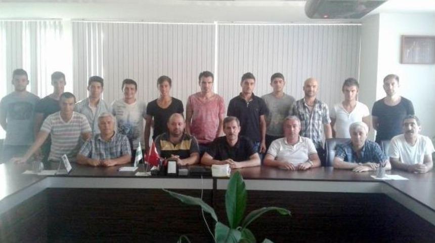 G&ouml;nen Belediyespor 12 Oyuncusuna İmza Attırdı
