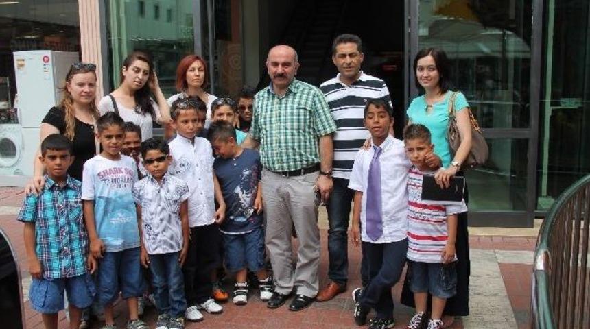 Belediye, &Ccedil;ocukları Eğlendirdi