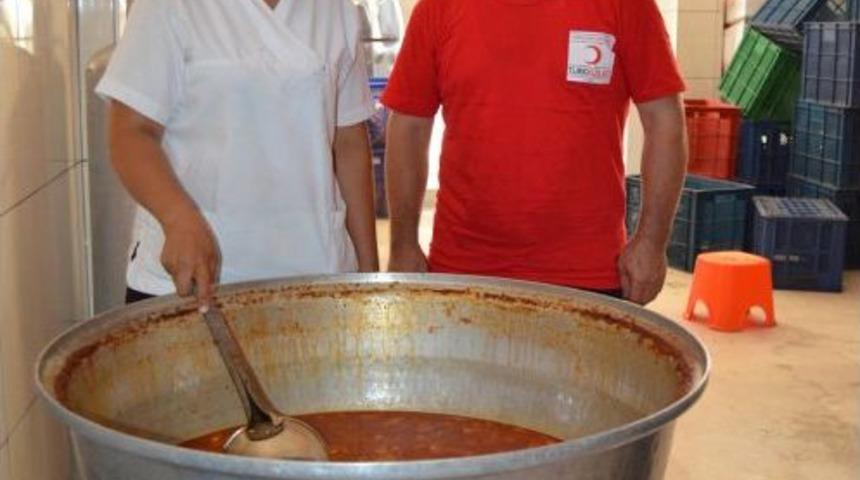 Kızılay&rsquo;dan Her G&uuml;n Bin Kişiye Sıcak Yemek