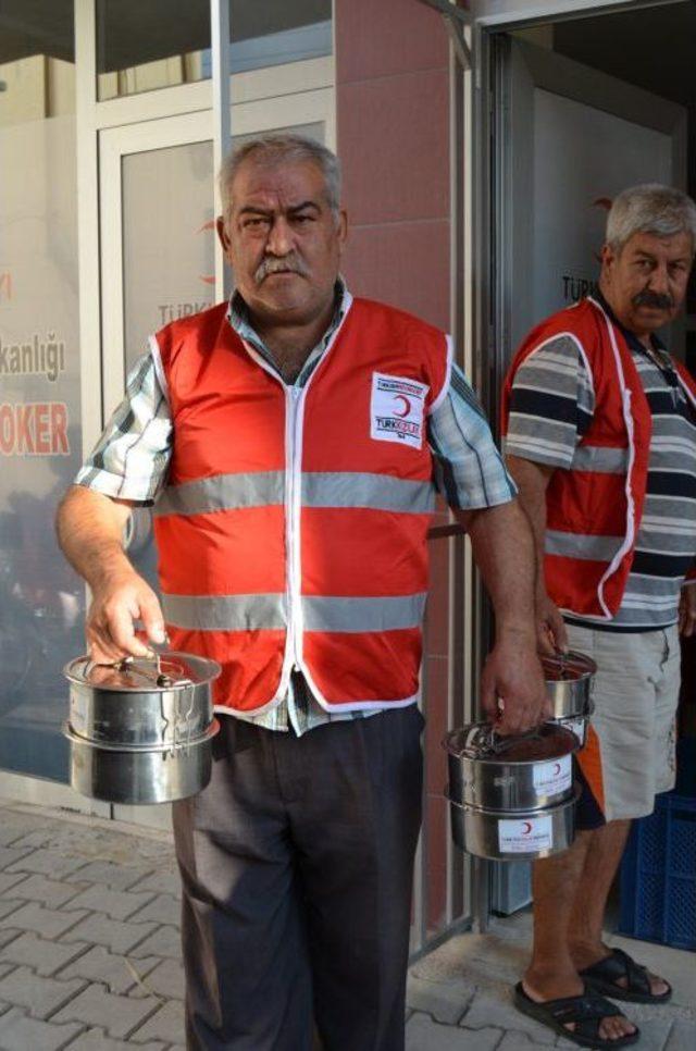 Kızılay’dan Her Gün Bin Kişiye Sıcak Yemek