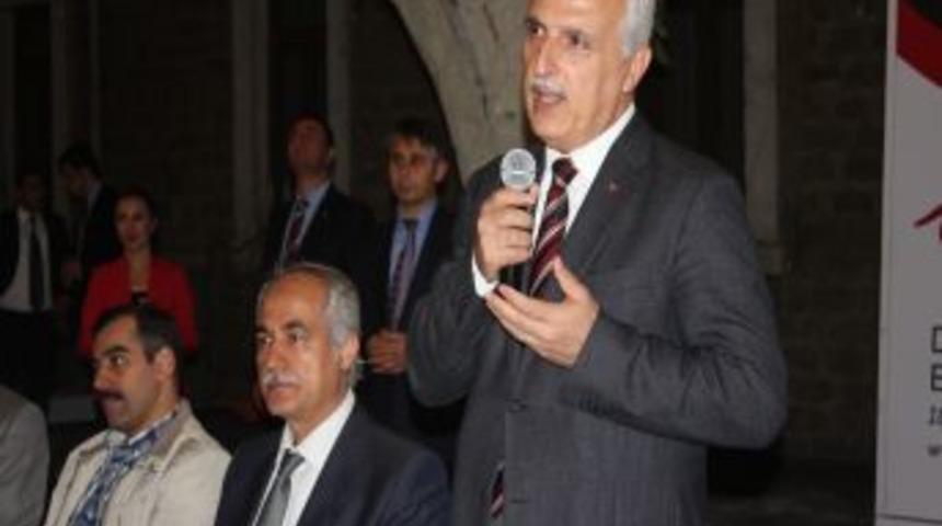 Vali Mutlu, Dar&uuml;laceze Sakinleriyle Oru&ccedil; A&ccedil;tı