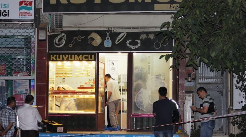 Sulatangazi'de kuyumcu soygunu: 2 &ouml;l&uuml;