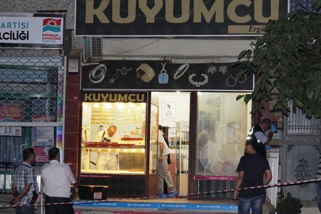 Sulatangazi'de kuyumcu soygunu: 2 ölü