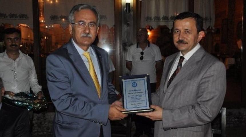 B&uuml; Rekt&ouml;r Yardımcısı G&uuml;ndoğan Veda Etti