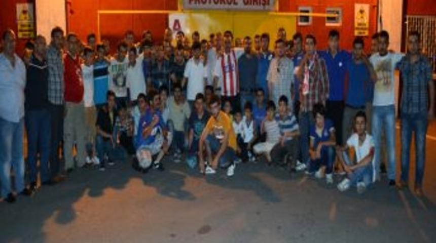 Kahramanmaraşspor Taraftarı Bilet Fiyatlarını Protesto Etti