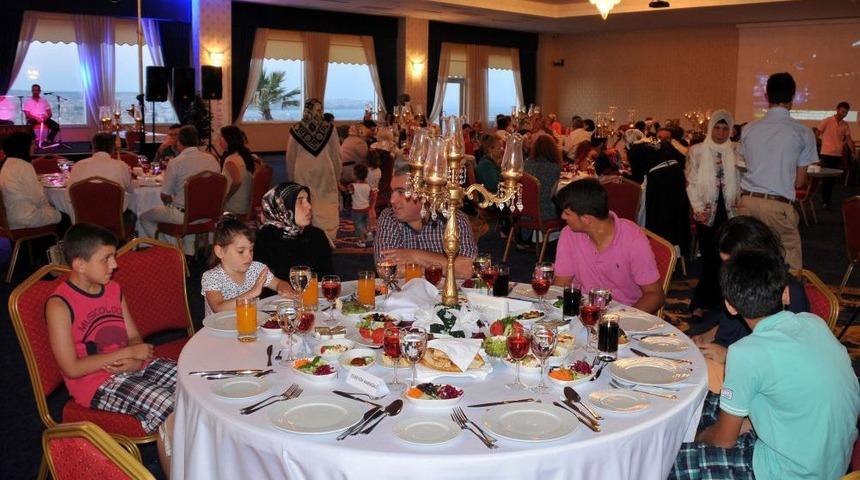 Tekirdağ Eğitim K&uuml;lt&uuml;r Ve Yardımlaşma Derneği Iftar Programı D&uuml;zenledi