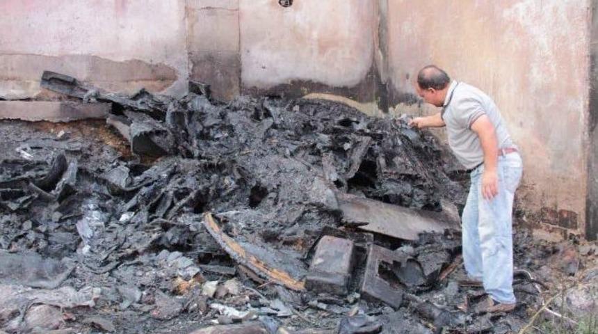 Sanayi Sitesinde Yangın &Ccedil;ıktı, Esnaf Seferber Oldu