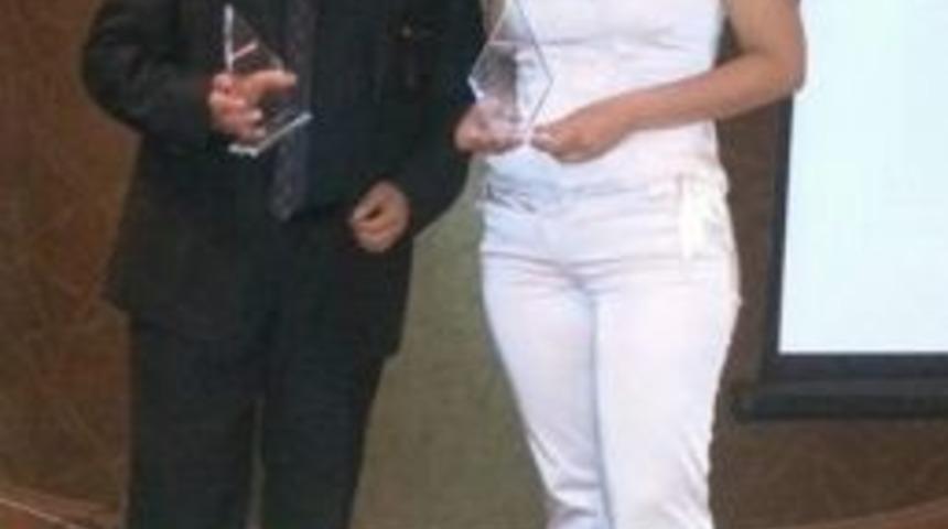 Neşet Ertaş &Ouml;zel &Ouml;d&uuml;l&uuml;, &Uuml;nal Kaya&rsquo;ya Verildi