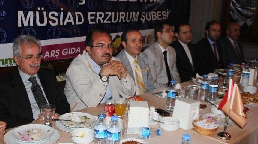 M&uuml;siad'tan İftar Yemeği