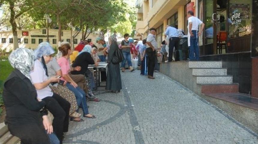 Yatağan Belediyesi&rsquo;nden 500 Aileye Gıda Yardımı