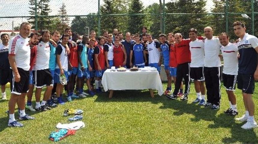 Juninho&rsquo;ya Doğum G&uuml;n&uuml; Kutlaması