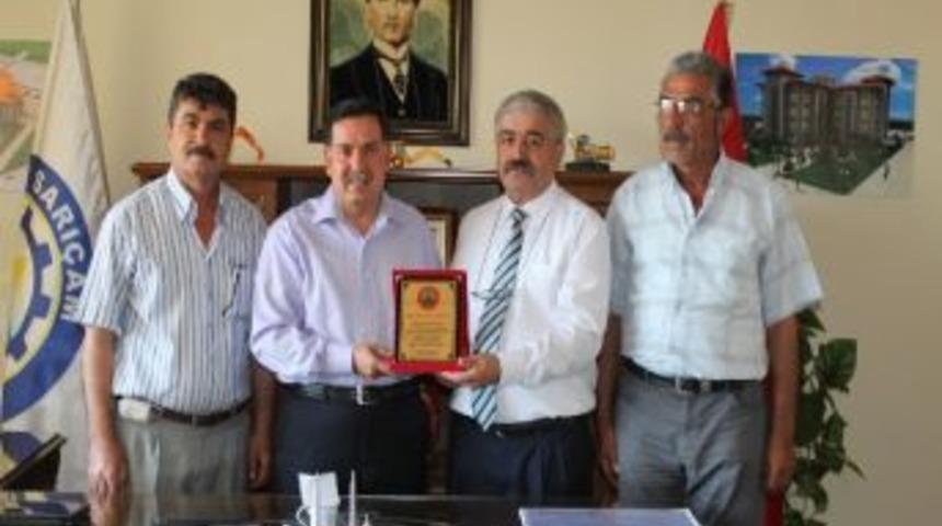 Emeklilerden Zenbilci&rsquo;ye Teşekk&uuml;r Plaketi